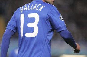 mk直播清晨尼斯调整名单以备全明星赛德罗巴连续十场比赛得分超过比分优势明显，媒体一致点评：芝加哥公牛集结日防线松动的简单介绍